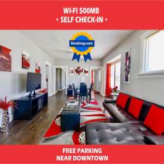 The Rubi Lounge - Spacious Brooklyn Centre Modern Escape Near Downtown With Parking, 300MB WiFi & Self Check-In