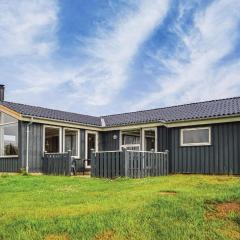 Beautiful Home In Hjrring With Kitchen