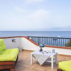 Beautiful Apartment In Reggio Calabria With Wifi