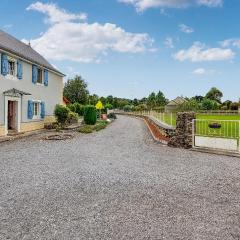 Nice Home In Ogeu-les-bains With Kitchen