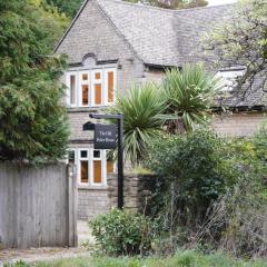The Old Police House- Beautiful Oxfordshire Countryside Retreat- Sleeps 10