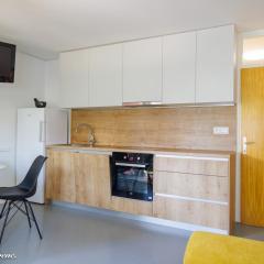 Apartment Sleeps 4 with Free Parking