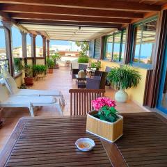 "Appartamento del Mare Gliaca" con vista Isole Eolie,ampia terrazza,wifi e parcheggio gratuito