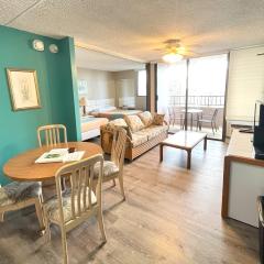 Royal Kuhio 1704 - Spacious Studio with Stunning Mountain Views in the Heart of Waikiki!