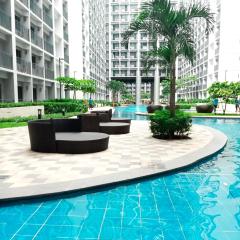 Shore 2 Residences 1BR Deluxe Room in MOA Complex