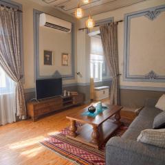 Stylish City Getaway-Explore the Urban Delights