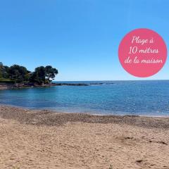 Maisonnette climatisée à 10 m de la plage de la péguière