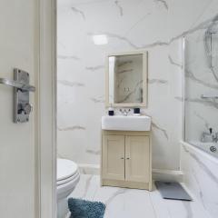 Pottery House - Stoke on Trent -Free parking - Central Location - Sleep 8