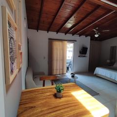 apartamento loft a media cuadra de la estación floresta