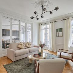 Apartement Center of Paris by Studio prestige