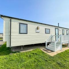 8 Berth Caravan With Decking At Caister Beach In Norfolk Ref 30016s