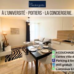 A l'Université - Poitiers - La Conciergerie.