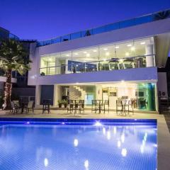 Varandas do Atlântico 403B - Excelente apartamento em condomínio de luxo a beira mar - Piscina climatizada - Academia - (Consultar serviços de roupas de cama e banho)