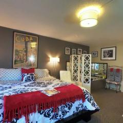 Jacuzzi Suite 204 - Tradewinds