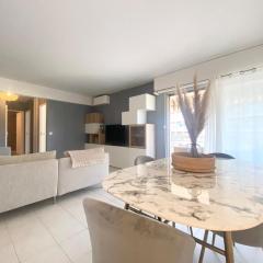 Apartment Antibes city-center & port