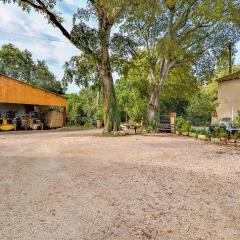 Lovely Home In Arles With Kitchen