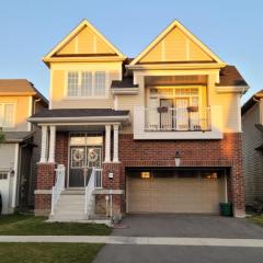 Niagara- Beautiful cozy Sunfilled big complete house minutes drive from Falls