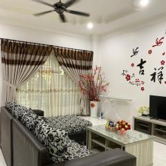 Lovely & Spacious Ipoh Homestay怡保干净舒适家庭式民宿4-12pax