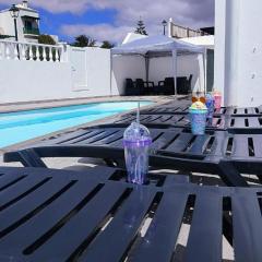 3 Private rooms - 3 habitaciones privadas shared duplex Gara with private pool