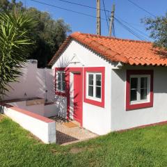 Lisbon Cozy House w/Garden and Pool