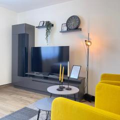 Black&Yellow Designer Apartment Bielefeld