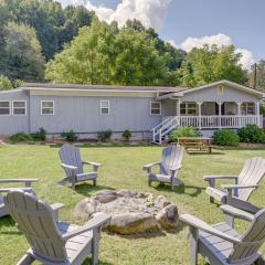 Maggie Valley Home about 5 Mi to Cataloochee Ski Area!