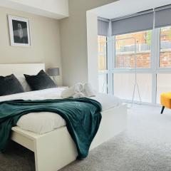Ground Floor 1-Bed Flat in Newmarket - WiFi Sleeps 3 Guests