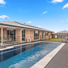 'The Pool House' Spacious Family Stay at Hervey Bay