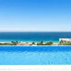 LUJOSA VILLA PISCINA 25 METROS SUIT 60m2 SPA SAUNA