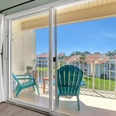 Cozy Beach Condo•King size bed•half mile to beach!