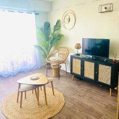 Studio Entre MER ET DUNES avec balcon vue laterale MER 50m plage pour 3 pers wifi ménage compris