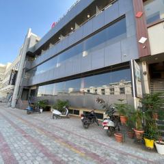 Hotel JB Residency !! Luxurious & Royal Balcony Rooms !! Large Rooms