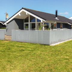 Awesome Home In Vinderup With 3 Bedrooms, Sauna And Wifi