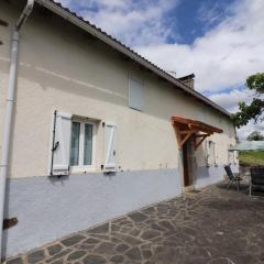 Gîte Leynhac, 3 pièces, 5 personnes - FR-1-742-451