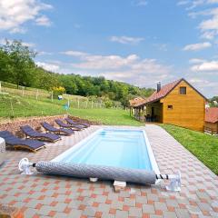 Gorgeous Home In Dragovanscak With Jacuzzi