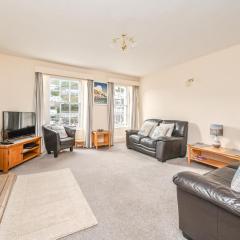 3Bed Apartment Sleeps 5- Parking Wifi Near Beach