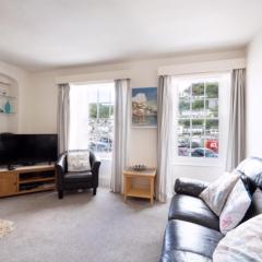 Harbourside Apartment in the centre of Looe
