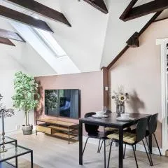 Queen's Cave By Staysville