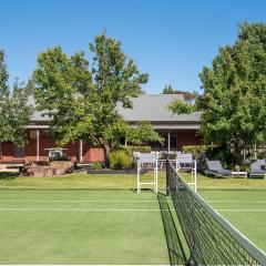 Somerville Country Escape with Tennis Court