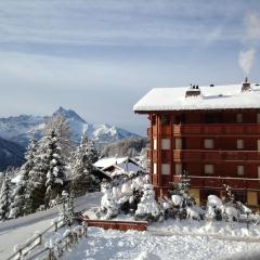 Apartment Les Cîmes 8 by Interhome