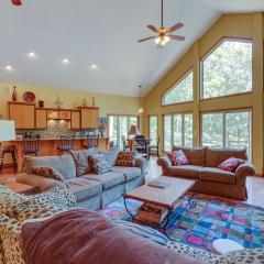 Fairfield Bay Retreat with Fireplaces and Lake Access