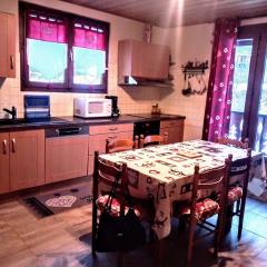Chalet 2 Pièces, 6 Pers., Proche Centre et Pistes, Balcon Sud/Est, Parking, Animal Admis - FR-1-676-9