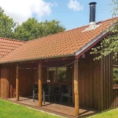 2 Bedroom Beautiful Home In Hovborg