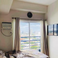 Studio with Balcony at The Loop Tower with Free Parking within Limketkai Center