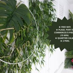 *Tiny Jungle* / Plage, port et commerces à pied