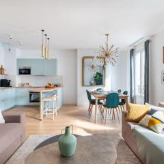 Rare, center, luxury apartment with roof view