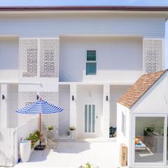 Koh Chang Luxury Pool Villas