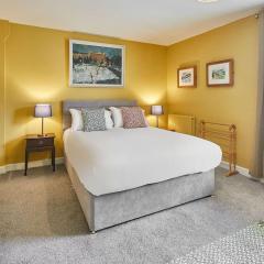 Oswy Street, Whitby. Sleeps up to 7 guests