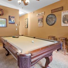 The Mauna Home - GORGEOUS MOUNTAIN RETREAT WITH FOOSBALL AND POOL TABLE!