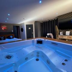 SUITE 785 jacuzzi